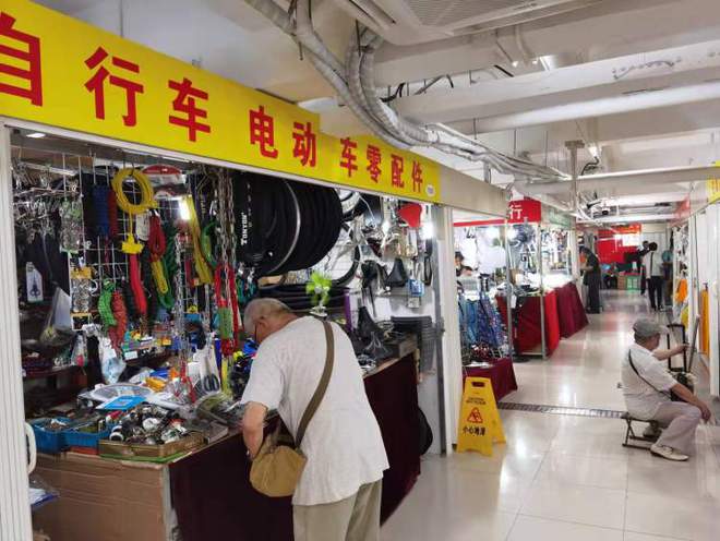 二手交易新風(fēng)尚 徐匯“淘賺集市”打造便捷生活服務(wù)新地標(biāo)